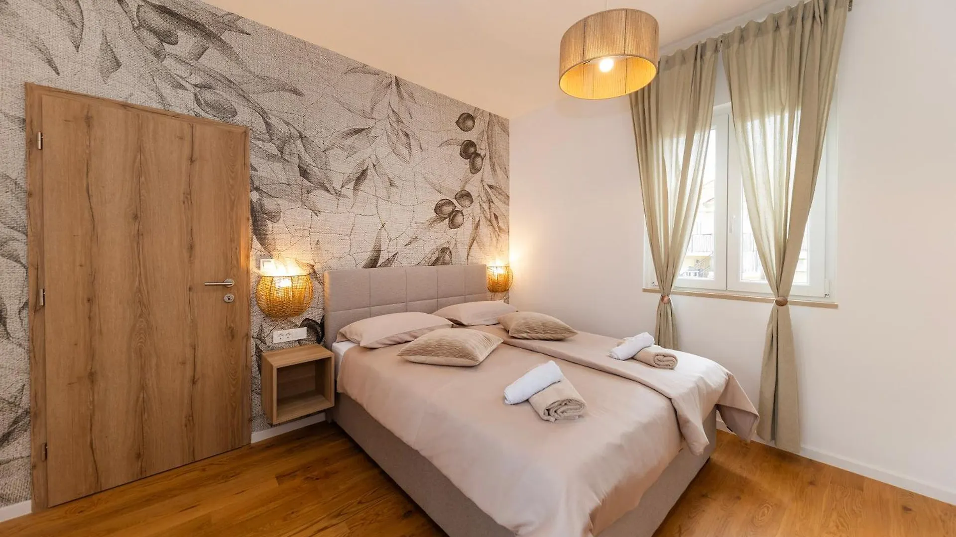 Find Your Haven In Morena Celeste Seaside Puntamika Apartments! Zadar