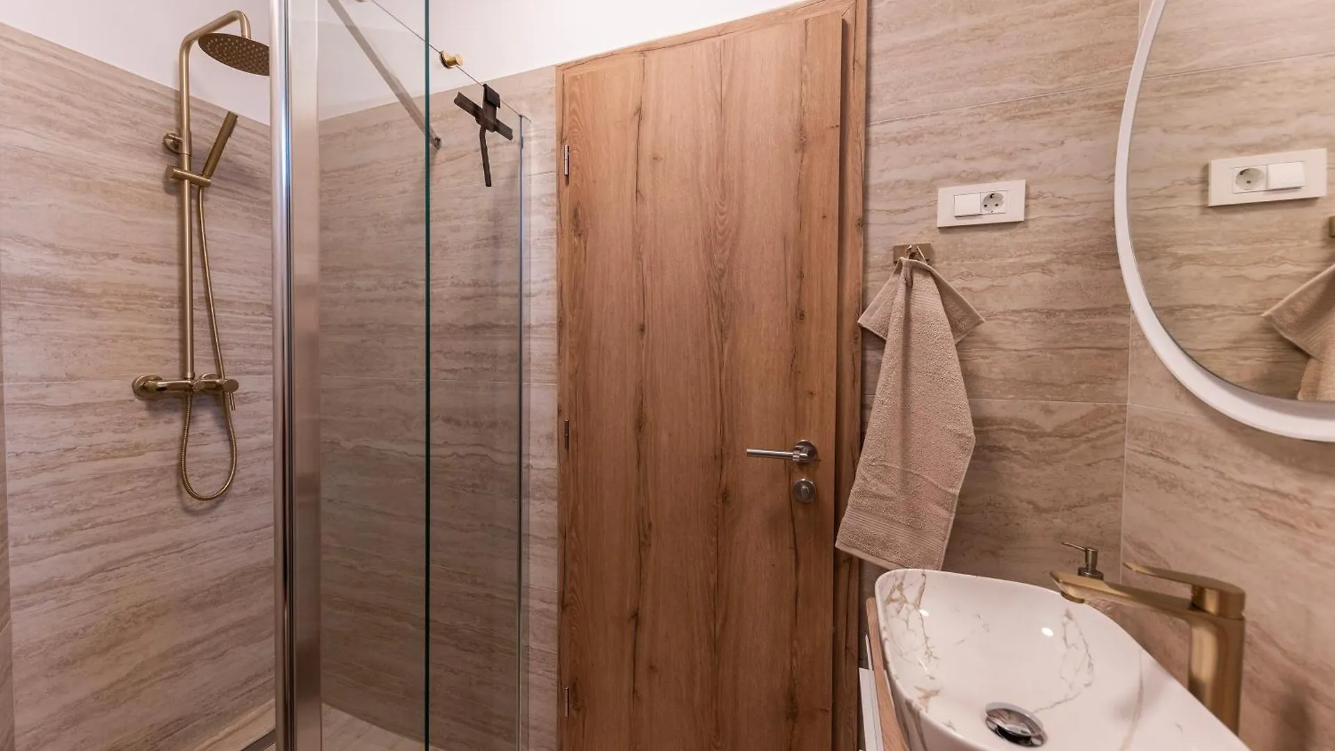 Find Your Haven In Morena Celeste Seaside Puntamika Apartments! Zadar Apartamento